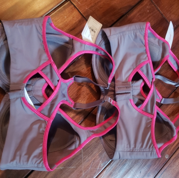 Bandle 2 Triumph bras . Size 36D - Picture 2 of 4